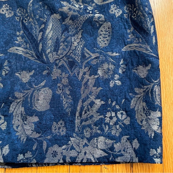 Vintage 90’s Escada Silk Blend Navy And Metallic Gold Brocade Pencil Skirt 38 - Picture 4 of 13